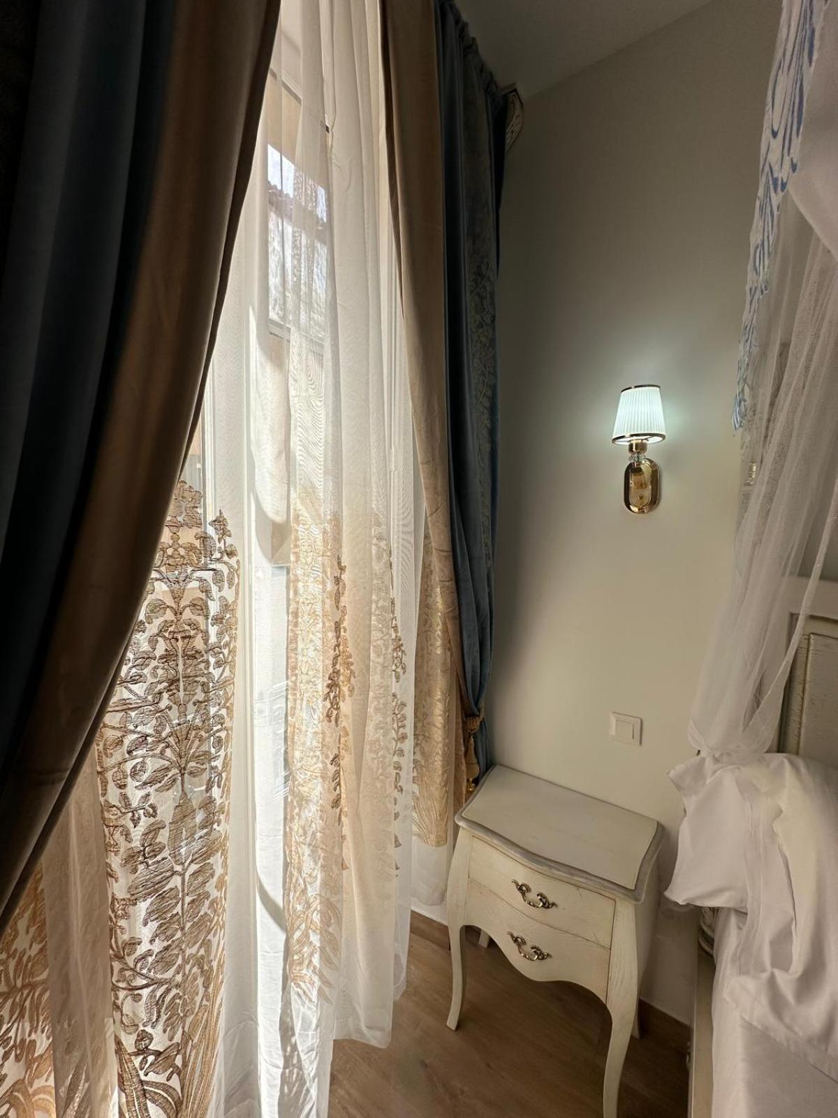 Apartment A Baldaquin Du Cloitre